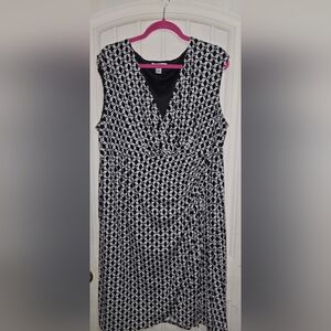 London Style Black and White Geometric Dress